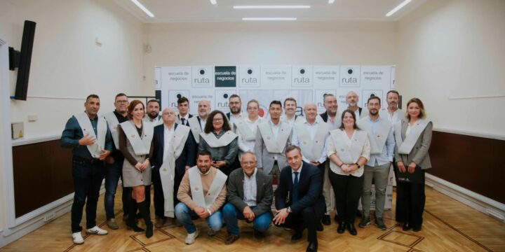 Ruta TBS celebra su tercera graduación de postgrados en transporte